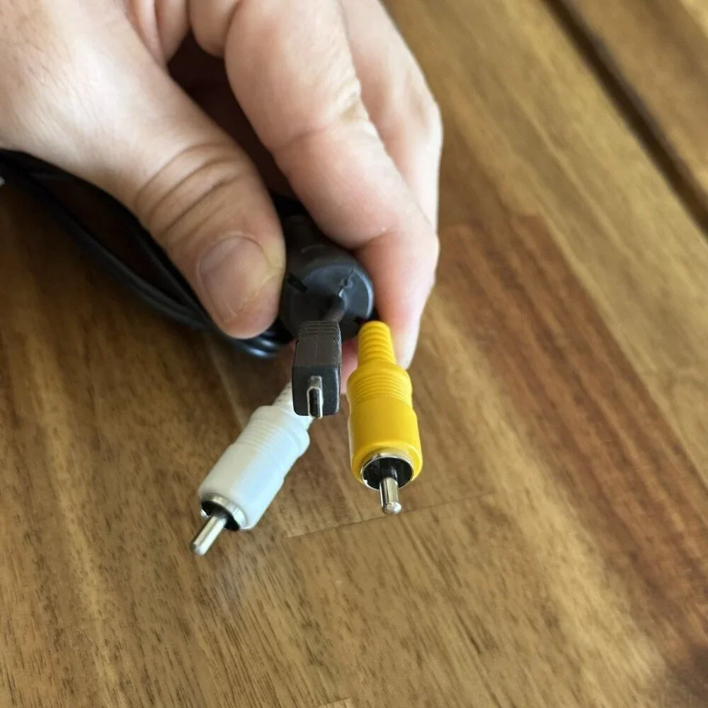 AV A/V USB To RCA Audio / Video Mini B USB Adapter Cable TV & Digital Camera
